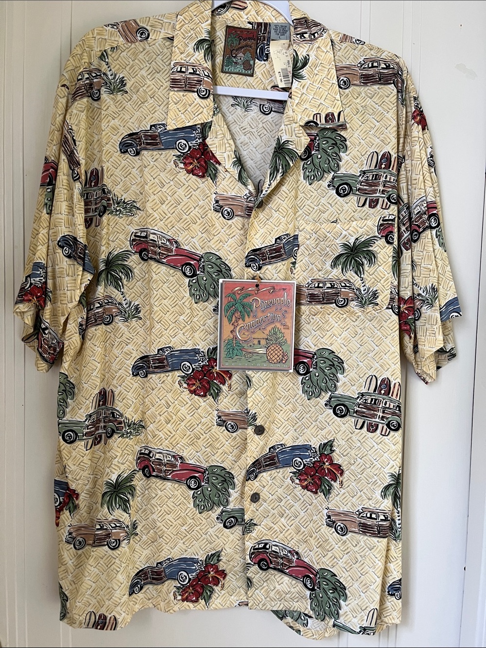 Vintage Hawaiian Camp Shirt with Vintage Surf Car Print Short Sleeves Size L NWT